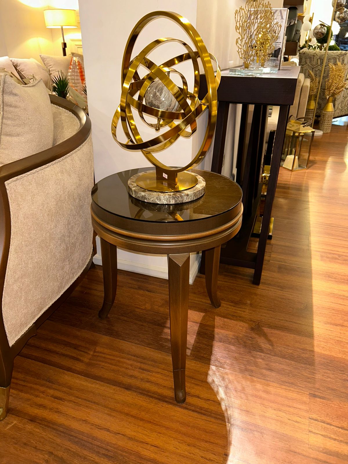 SEMI CLASSIC SIDE TABLE