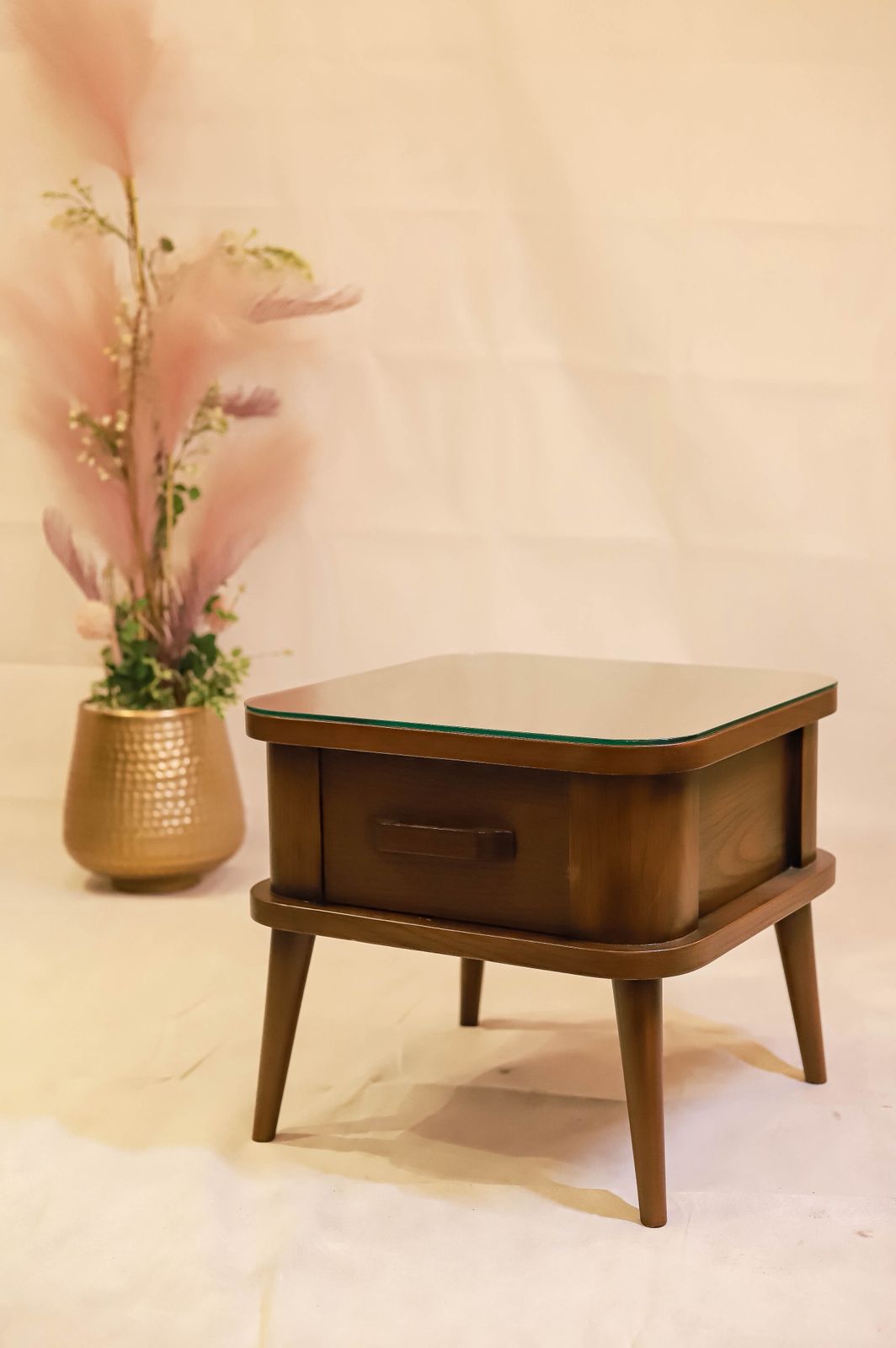 ROMANCE SIDE TABLE