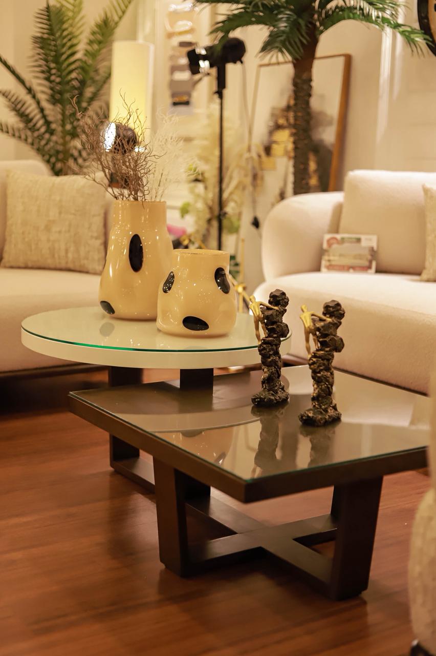 SQUARE & CIRCLE TABLE