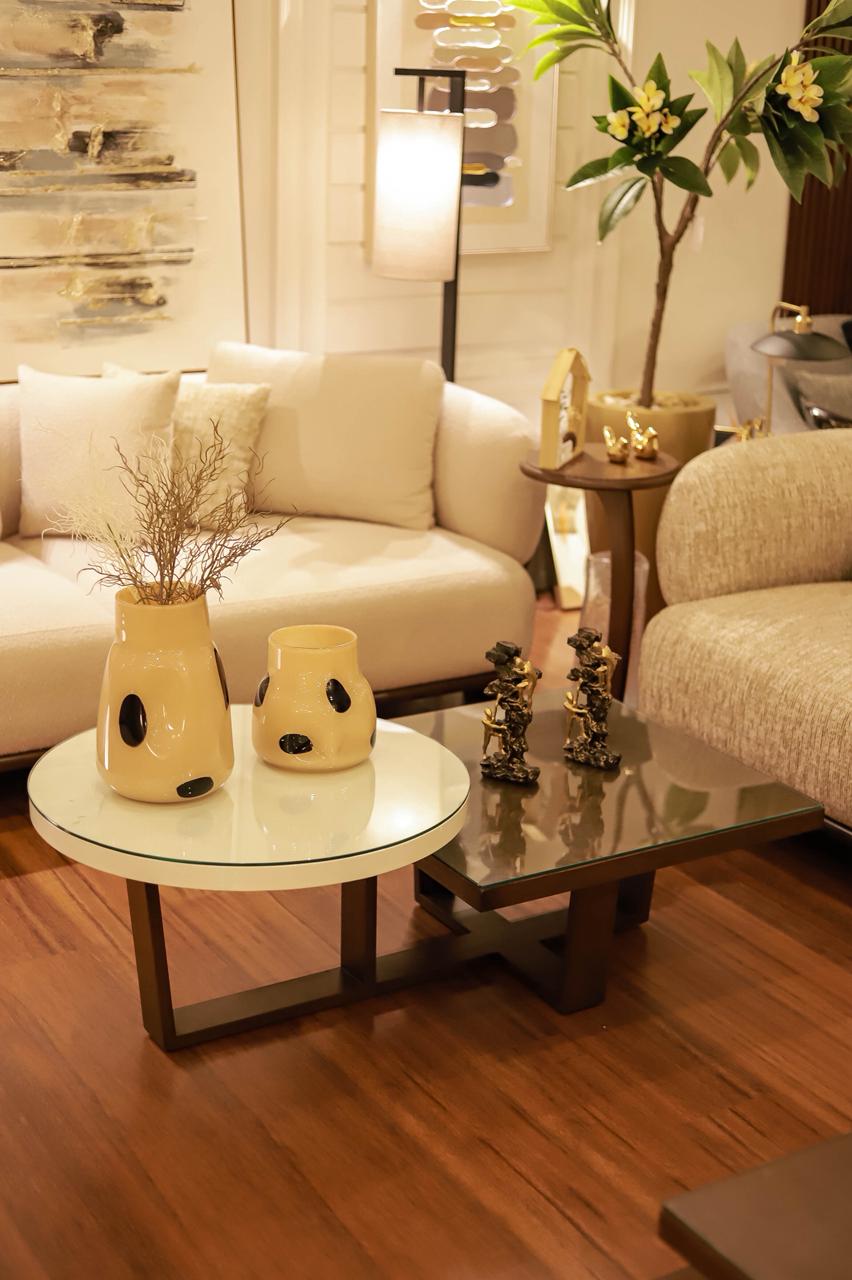 SQUARE & CIRCLE TABLE