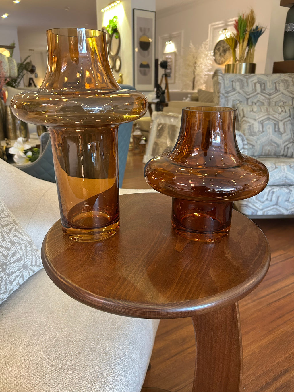 Set of 2 vases