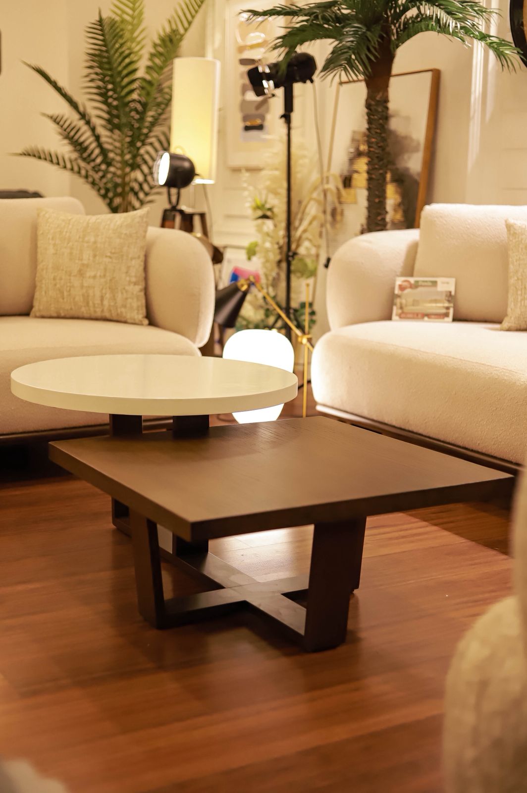 SQUARE & CIRCLE TABLE