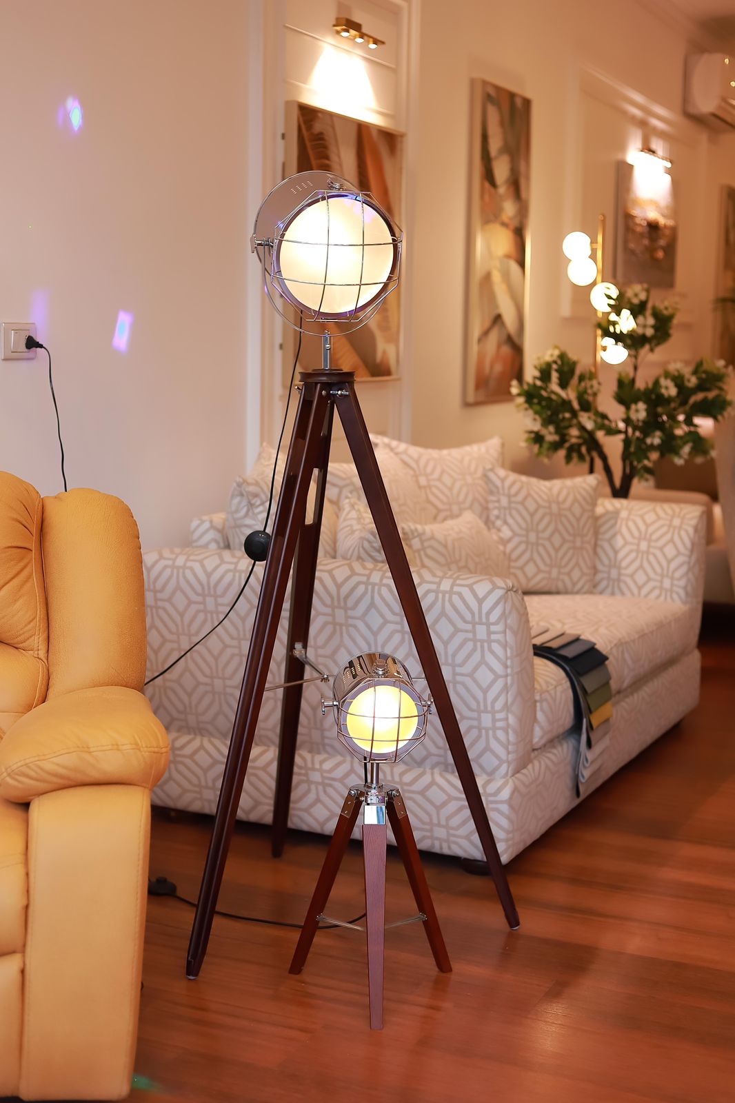 STAND LIGHT